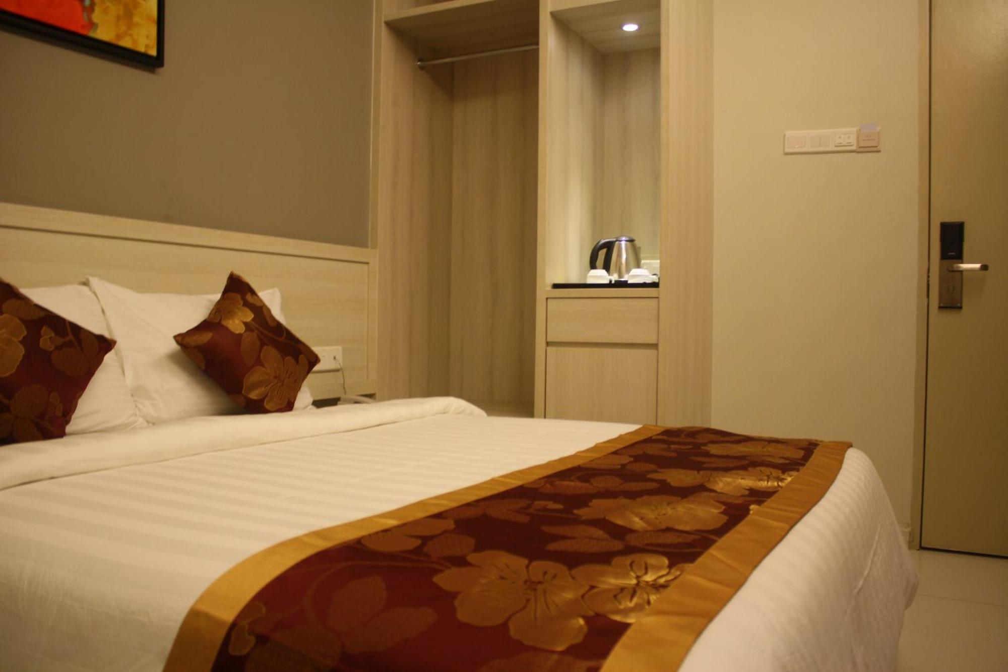 Aurora Hotel Malacca Bagian luar foto